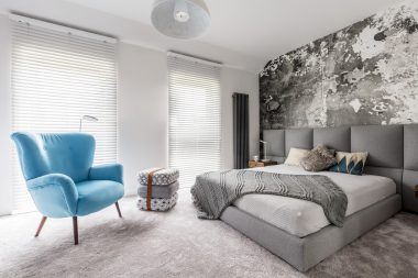White-PVC-venetian-blind-for-bedroom