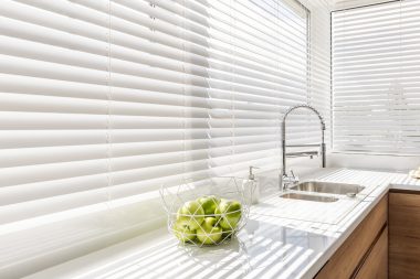 white-venetian-kitchen